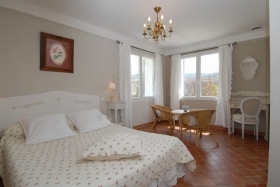 Chambre d'hôte 'Les tilleuls d'Elisée' à Vaison-la-romaine