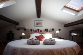 Chambre d'hôte 'La Grande Lauzade, charming b&b - self catering' à Le luc en provence