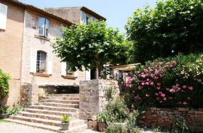 Chambre d'hôte 'La Grande Lauzade, charming b&b - self catering' à Le luc en provence