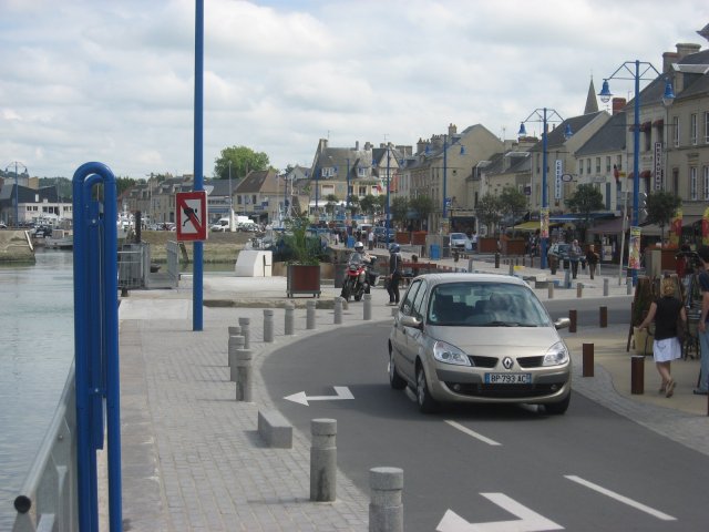 Photo Studio / Appartement Port en bessin Le retour des pécheurs