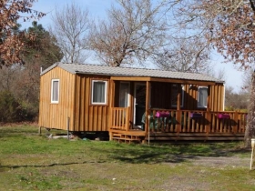 Chambre d'hôtes/mobile home 'Domaine de Labelo' à Commensacq dans les landes