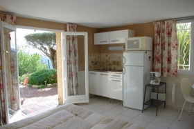 Chambre d'hôte 'Villa les arbousiers' à Bendejun