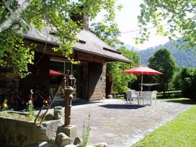 Chambre d'hôte 'Chalet le Chapeau Bleu' à Saint beat