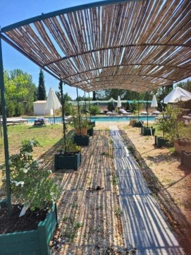 VILLA 'La villa blanche' à Arles