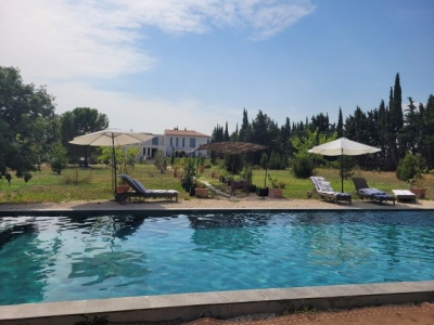 VILLA 'La villa blanche' à Arles
