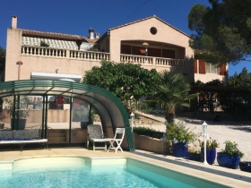 Gîtes et Chambres d'hôtes 'Villa des masques' à Aubais