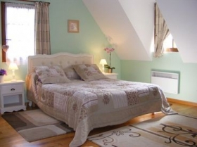 Chambre d'hôte 'Maison d'hôtes du clos devalpierre avec piscine d'intérieur' à Glanville