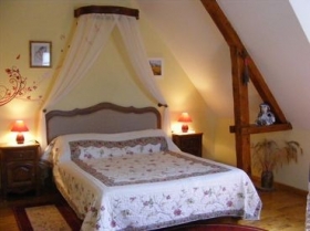 Chambre d'hôte 'Maison d'hôtes du clos devalpierre avec piscine d'intérieur' à Glanville