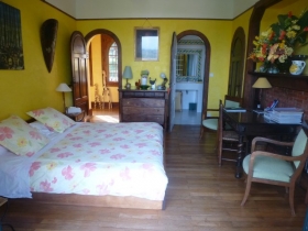 Chambre Jaune 2 à 4 pers. Lit 180X200 + Autres lits — Saint jean de luz ciboure