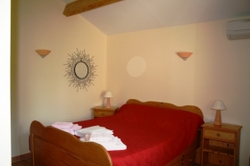 Gîte de séjour 'La ribelle en provence - lou recati' à Saumane-de-vaucluse