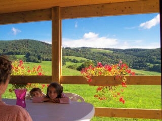 Gîte rural 'Gites en bois à la ferme, au calme, en auvergne, avec piscine chauffée' au Cantal