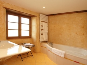Chambre d'hôte et gîte 'Domaine de montvianeix' à St victor montvianeix thiers