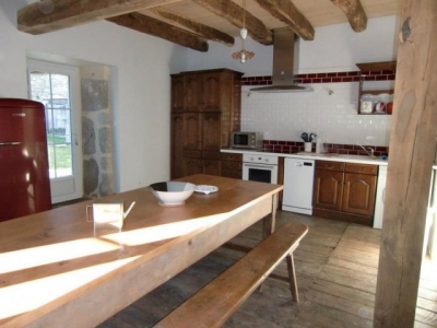 Maison / Villa 'Gite à la ferme avec spa/jacuzzi extérieur et pêche privé' à Roumégoux