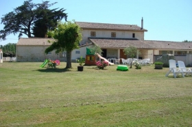 Gites et Maisons à la Ferme 'FERME DU MARAIS' à Saint vivien de médoc