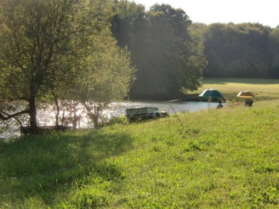 Maison / Villa 'Maison bois nature  lac pêche' à Roumégoux