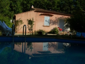 Chambre d'hôte 'Les pierroux' à Roussillon
