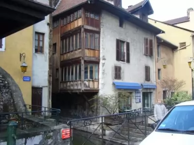 Gîte de séjour 'Lodges du canal st-dominique' en Haute-Savoie