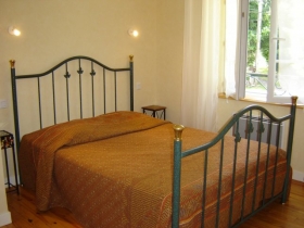 Gîte rural 'GITES " LES CHARMES"' à Chambon sur lac