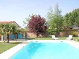 Gîte à 12 km de Lyon 'Le Clos des Pins- Gite ' à Brindas