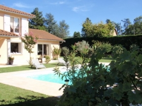 Gîte à 12 km de Lyon 'Le Clos des Pins- Gite ' à Brindas