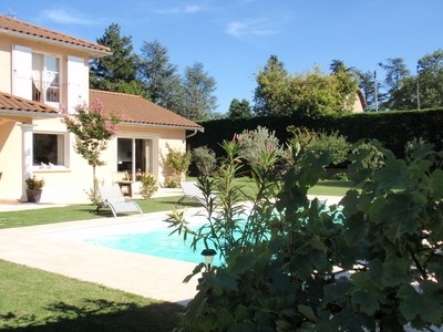 Gîte à 12 km de Lyon 'Le Clos des Pins- Gite ' à Brindas