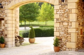 'Votre villa avec Piscine - pêche GRATUITE dans l'étang privé - Bienvenue en Dordogne - Périgord Noir:' à Rouffignac st.cernin