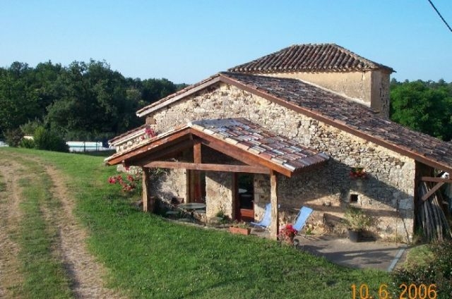 Gîte rural 'Gite de france avec piscine' à Montagnac sur lede