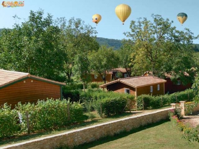 Gîte rural chalet 'La Noyeraie' à Castels & bezenac