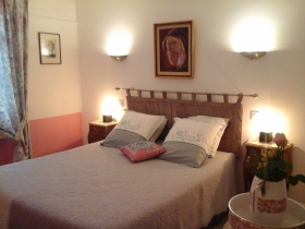 Chambre ROSE — Saint chamas