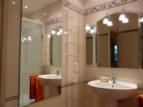 Studio / Appartement 'Paris 5ème – location saisonnière d’un appartement meublé de standing de 65 m² avec jardin privatif de 35 m². ' à Paris