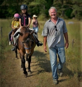 Gîte rural et Camping 'Ferme Equestre Les Coccinelles' à Lurs