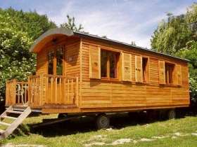 Gîte rural 'La roulotte du panicaut gîte ou chambre d'hôtes' à Francillon sur roubion