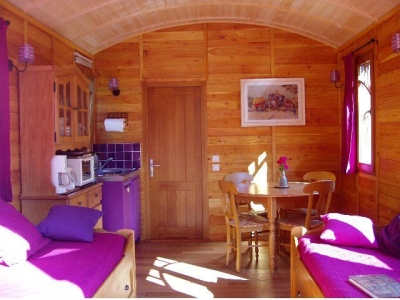 Gîte rural 'La roulotte du panicaut gîte ou chambre d'hôtes' à Francillon sur roubion