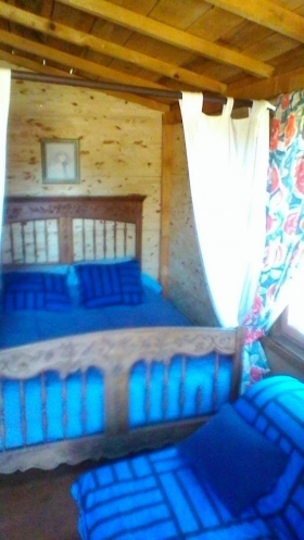 Chalets bois 'Les cabanes de riquier' à Moissac bellevue
