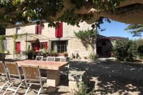Chambre d'hôte 'Mas derrière  château' à Les baux de provence