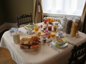 Private Family Home 'Chateau de Moulin le Comte, 4 * * * * B&B + dinner' à Aire-sur-la-lys