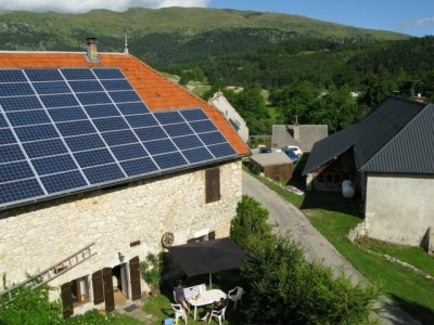Plein pied avec terrasse 'Gîte le cairn' en Isere