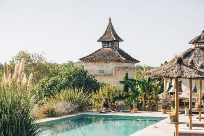 Cabanes perchées avec spa 'Cabane spa pella roca' à Labastide de penne
