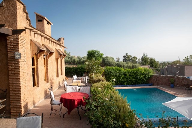 4 CHAMBRES/SUITES + 1 CHAMBRE DORTOIR 'Maison d'hotes & restaurant ' à Tnine ourika
