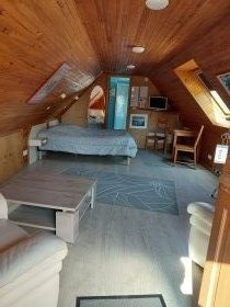 Chambres avec salles de bain privatives et petit-déjeuner 'Ferme apicole de térénez' à Térénez