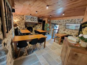 Chambres avec salles de bain privatives et petit-déjeuner 'Ferme apicole de térénez' à Térénez