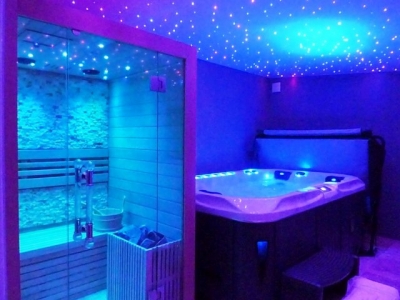 Chambre avec jacuzzi privatif 'L'amoureuse suite & spa' à Apt