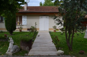 Dans 2 chalets 'Ferme des noyers' à Montlaur en diois