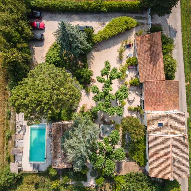 Chambres et une Suite Famille. 'Les intérieurs d'angèle ' à Pernes les fontaines