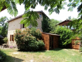 Maisons en pierre 'Gites au hameau des chenes' à Le frechet
