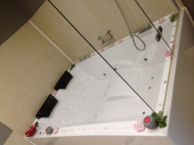 Chambre d'hote romantique 'Villa charlene' à Massoins