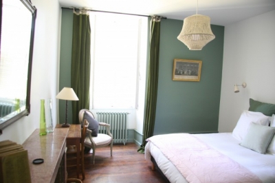 Chambre de charme  'Château La Violette' à Les marches