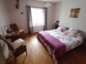 3 chambre, 1 pour 1,2 personnes: 1 pour 3(4) et 1 pour 4(5) 'La parisière' à Gavray sur sienne