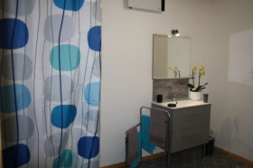 Chambre indépendante de 20 m² 'Sous les pins aux cheveux verts' à Montseret
