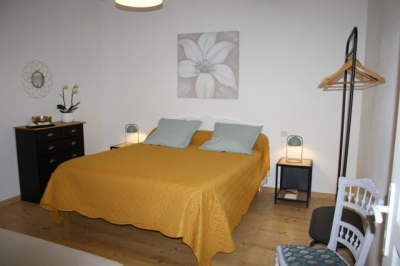 Chambre indépendante de 20 m² 'Sous les pins aux cheveux verts' à Montseret
